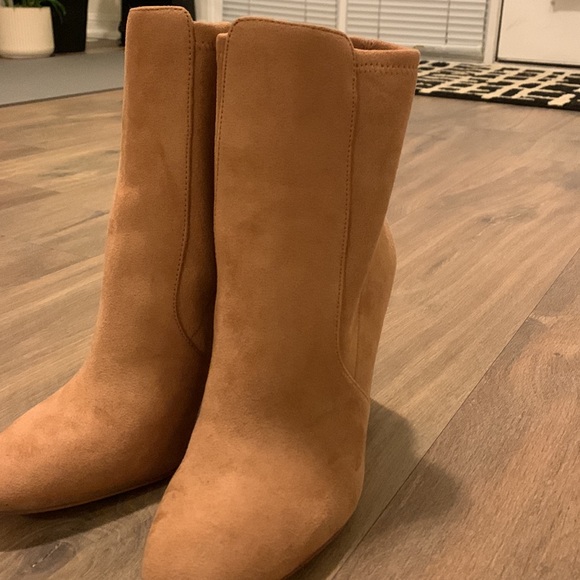 Tan suede fall/winter high zip boots BRAND NEW - Picture 2 of 2